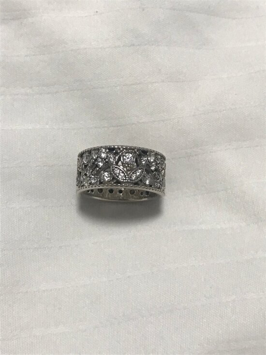 Pandora Jewelry - Retired Pandora Silver Shimmering Leaves Zirconia Ring size 52 fits 5.5 / 6